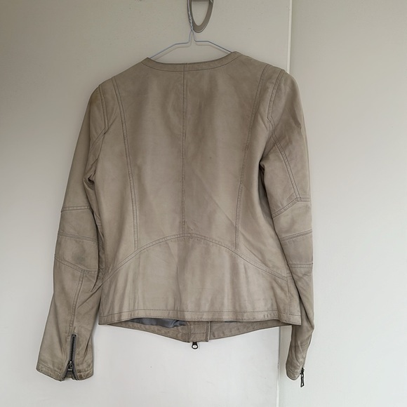 Banana Republic Petite XS cream leather jacket - Picture 2 of 8